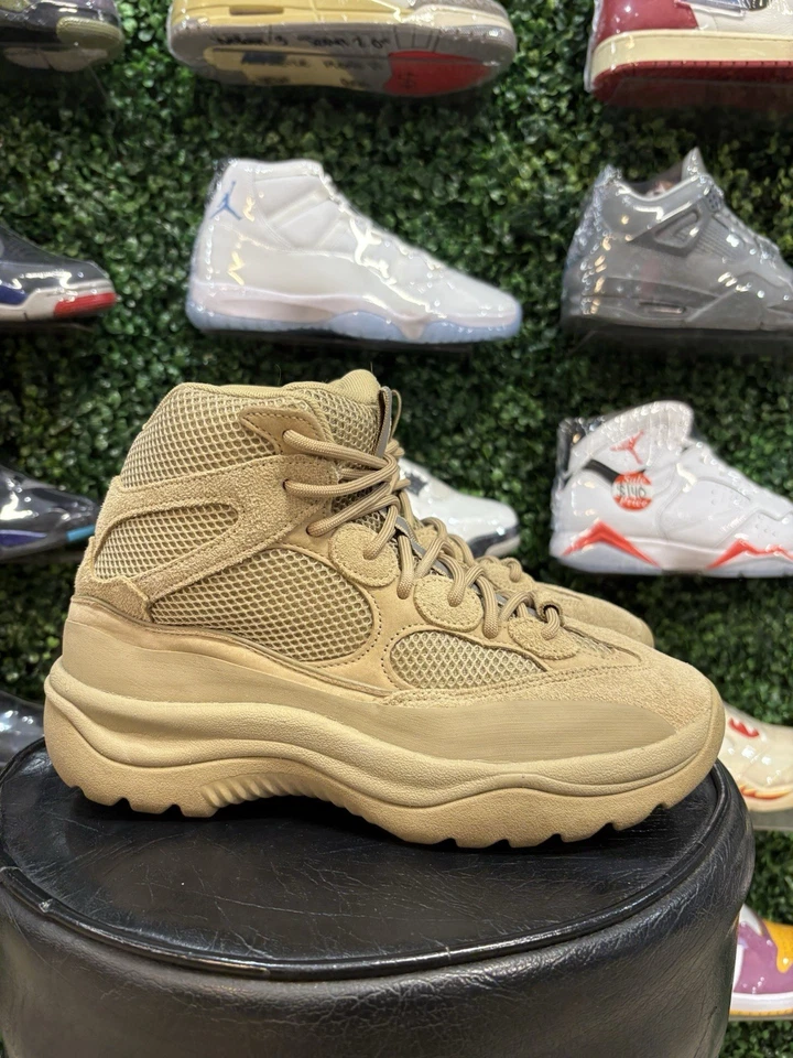 Bota Adidas Yeezy Desert Rock - Masculina 10 - Imagem 3 de 4