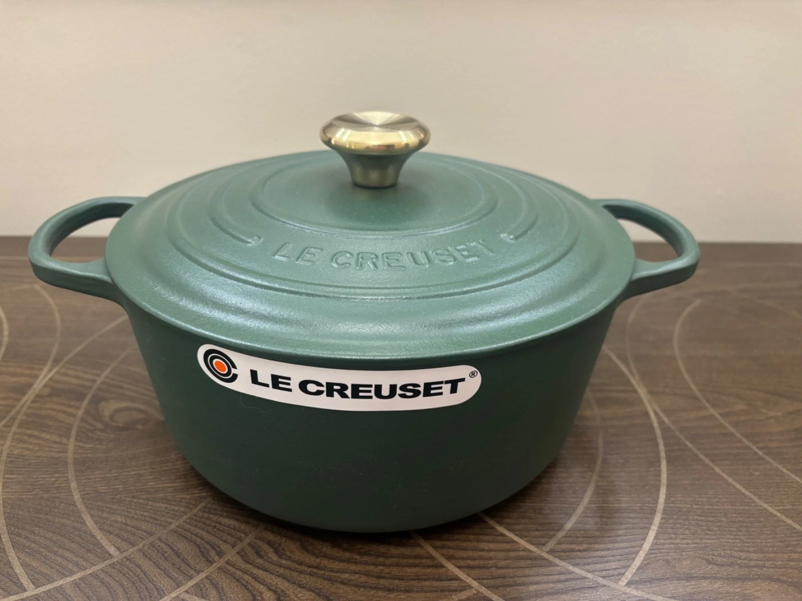 Le Creuset Signature Enameled Cast Iron Round Dutch Oven 5.5 qt New color FORET