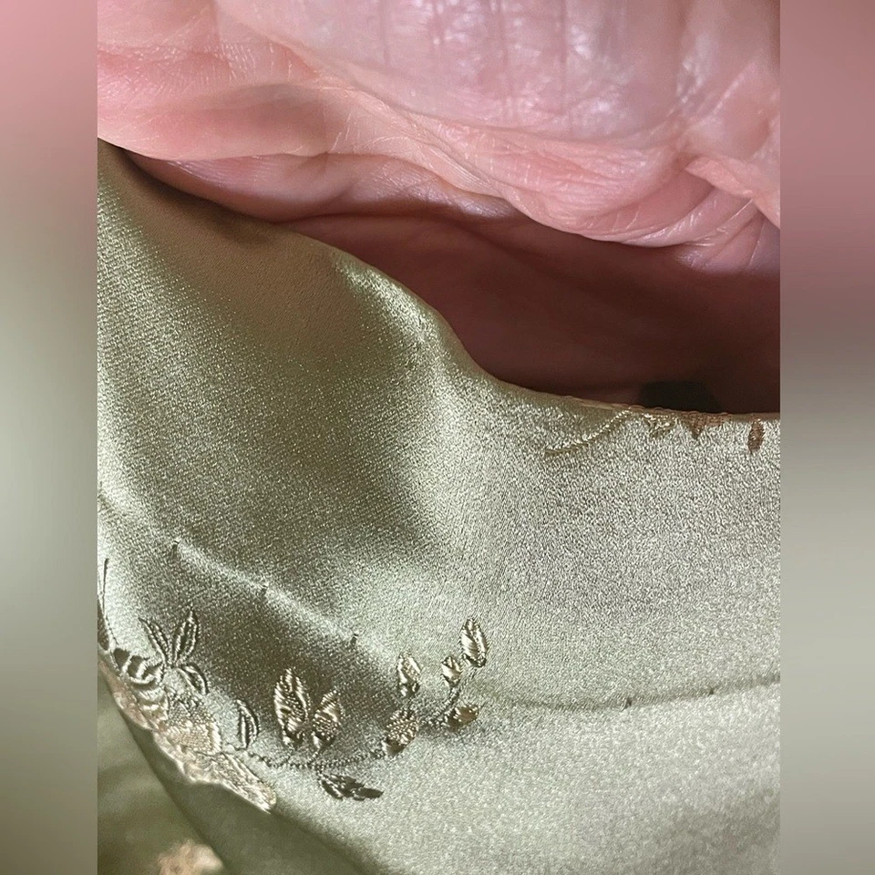 Abrigo de noche vintage, brocado de seda en excelente estado. Verde años 60. Foto 4 de 4