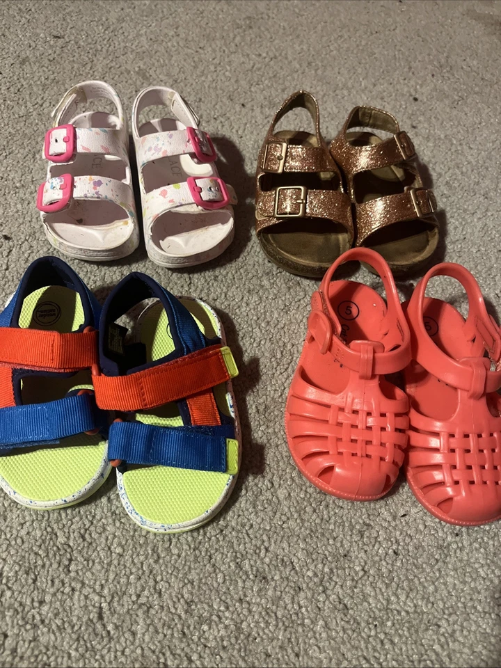 Paquete de 4 pares de sandalias de 5c Foto 2 de 2