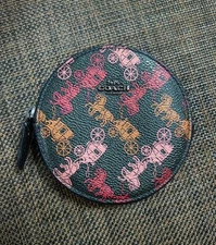 COACH coach round coin case with horse and carriage