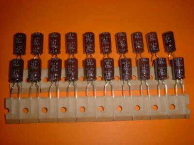 20x Elko 220µF / 25V 105°C 8x15mm LXV United Chemi-Con