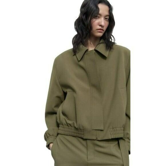 ZARA BOMBER JACKET WITH TOPSTITCHING AND POCKETS GREEN SIZE ZARA BOMBER JACKET WITH TOPSTITCHING AND POCKETS GREEN SIZE
