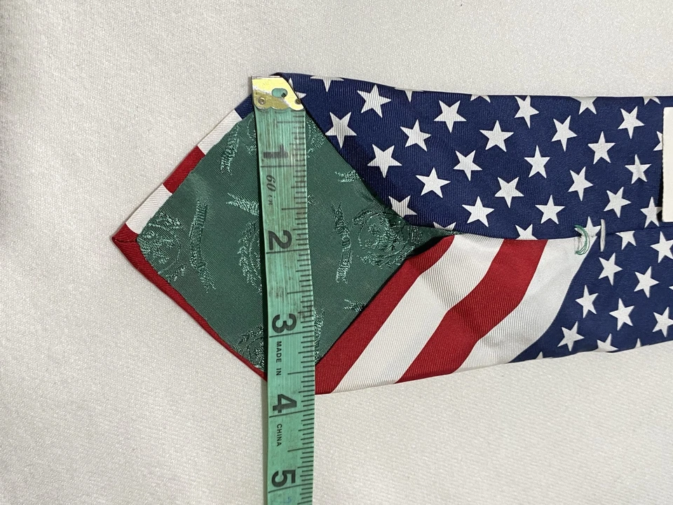 Corbata Tommy Hilfiger Bandera de Seda Estrellas Rayas Día de las Elecciones Patriótica EE. UU. Foto 4 de 4