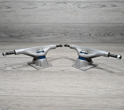 Pair Vtg Tracker B-2 Skateboard Trucks 1980s 90s Star Logo Made