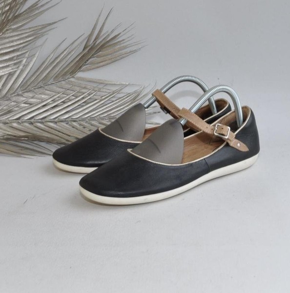 Women Clarks Heels Black Leather 37.5 #1QH5