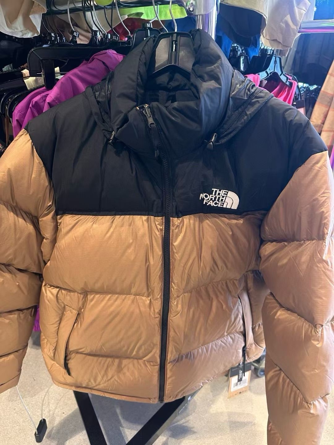 The North Face Mens 1996 Retro nuptse jacket 700 down / LATTE