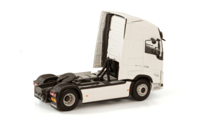 for WSI FOR VOLVO FH5 For GLOBETROTTER XL 4X2 WHITE LINE 1/50