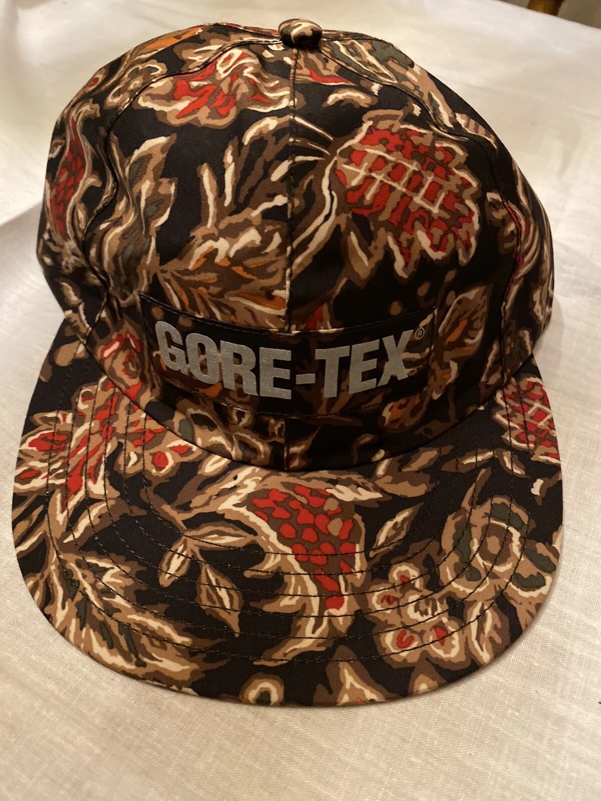 Chapeau Supreme FW18 Box logo Gore Tex floral 6 panneaux neuf sans étiquettes 