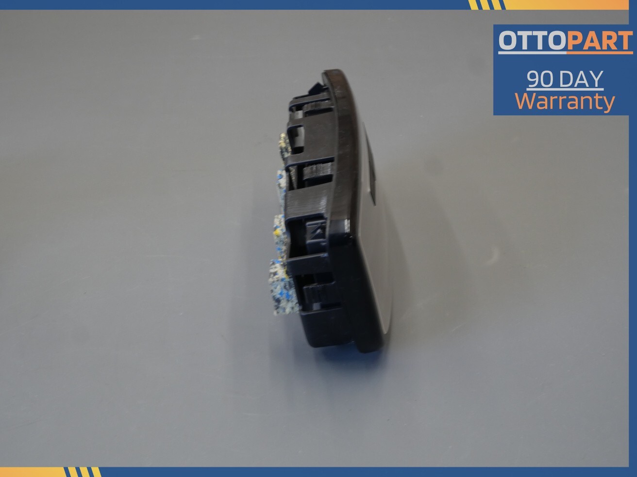 2017-2021 MASERATI GHIBLI QUATTROPORTE Rear Overhead Dome Light OEM 670110916