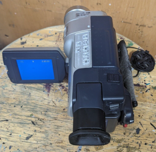 Sony Handycam CCD-TRV318 Video Hi-8 Camcorder