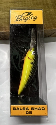 Bagley 2.25” Balsa Shad 05 Crankbait - Chartreuse Shad - 3/8oz
