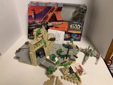 Micro Machines 1997  - Star Wars Action Fleet - Yavin Rebel Base - with Box