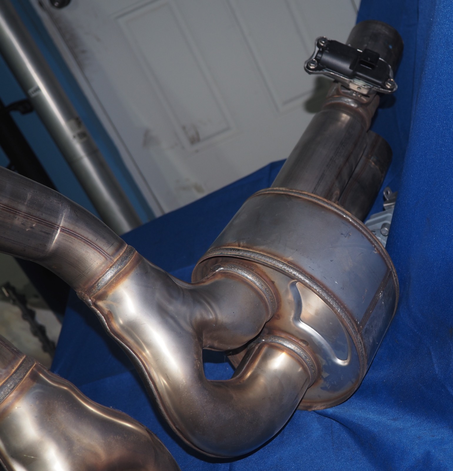 2025 2026 Lamborghini Urus SE Hybrid Stock Factory Exhaust OEM Excellent Shape