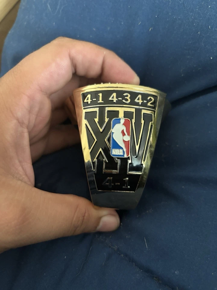 Anillo réplica Lakers 2009 Foto 4 de 4