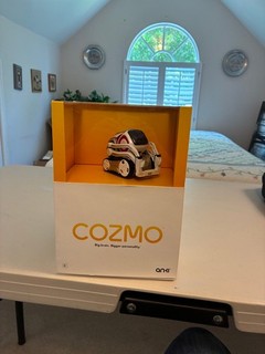 Anki Cozmo Robot Cosmo 3 Original w/ Three Cubes Charging Base & Case