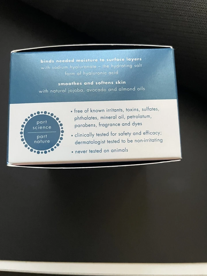 Bioelements Absolute Moisture легкий увлажняющий крем для комбинированной кожи 2,5 унц - Изображение 2 из 4