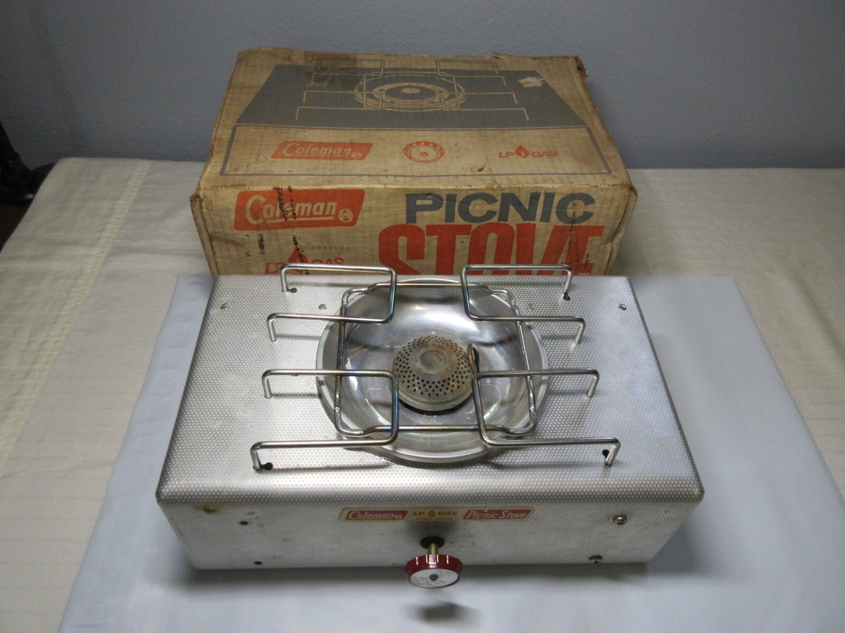 Vintage Coleman Picnic Single Burner Stove Model 5404-731 LP Gas