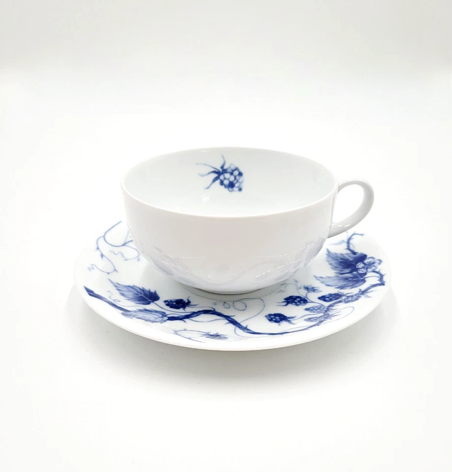 Juego de 4 tazas de té y platillos Williams Sonoma Ormonde frambuesa azul Foto 2 de 4