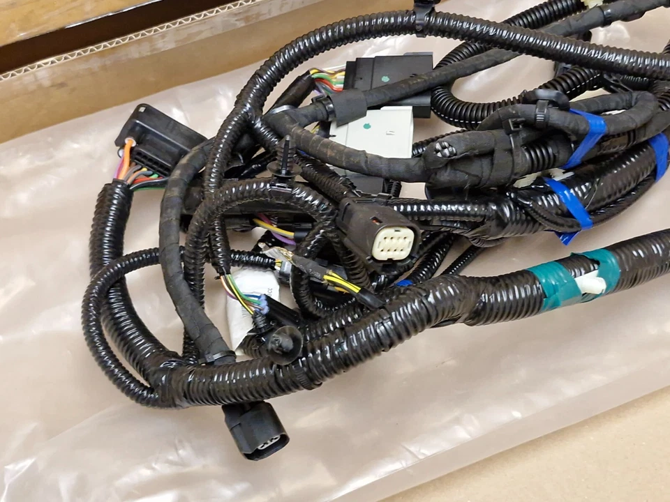 Ford Rear Lamp Wiring 2390994 JB3Z-14405-AP JB3T14405BCC Genuine New OEM - Image 4 of 4