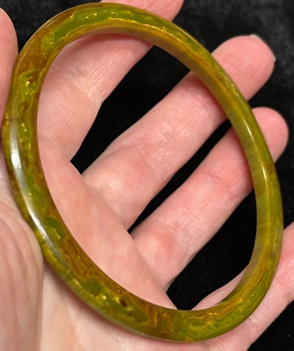 Bakelite marbled green bangle bracelet vintage jewelry