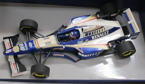Williams Renault FW 18 Formula 1 No. 6 Villeneuve "eleven" box PMA minichamps 1:18 - Picture 6 of 6