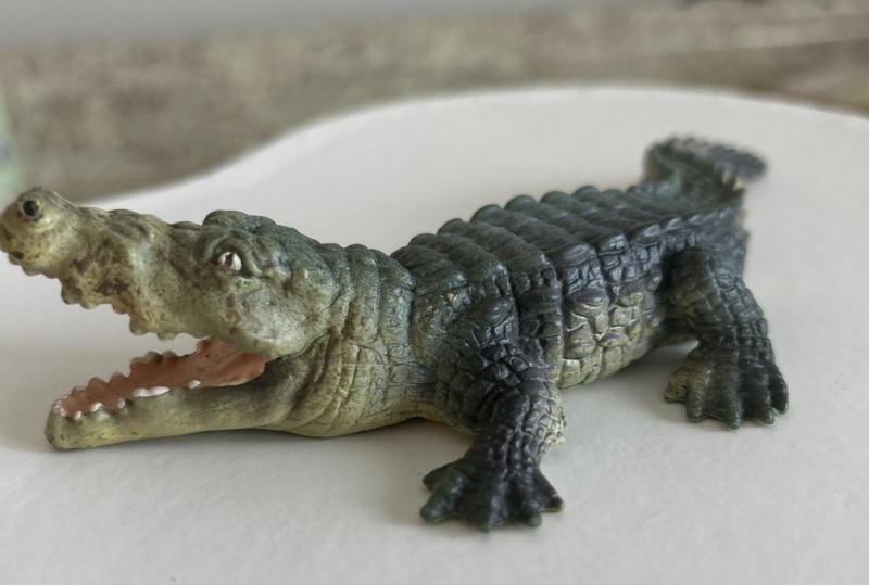 Vintage Schleich 7" Collectible Alligator Crocodile Retired Germany miniature 