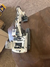 New  1:20 Excavator 2.4 GHz RC Construction Vehicle 11 CH  , Rechargeable