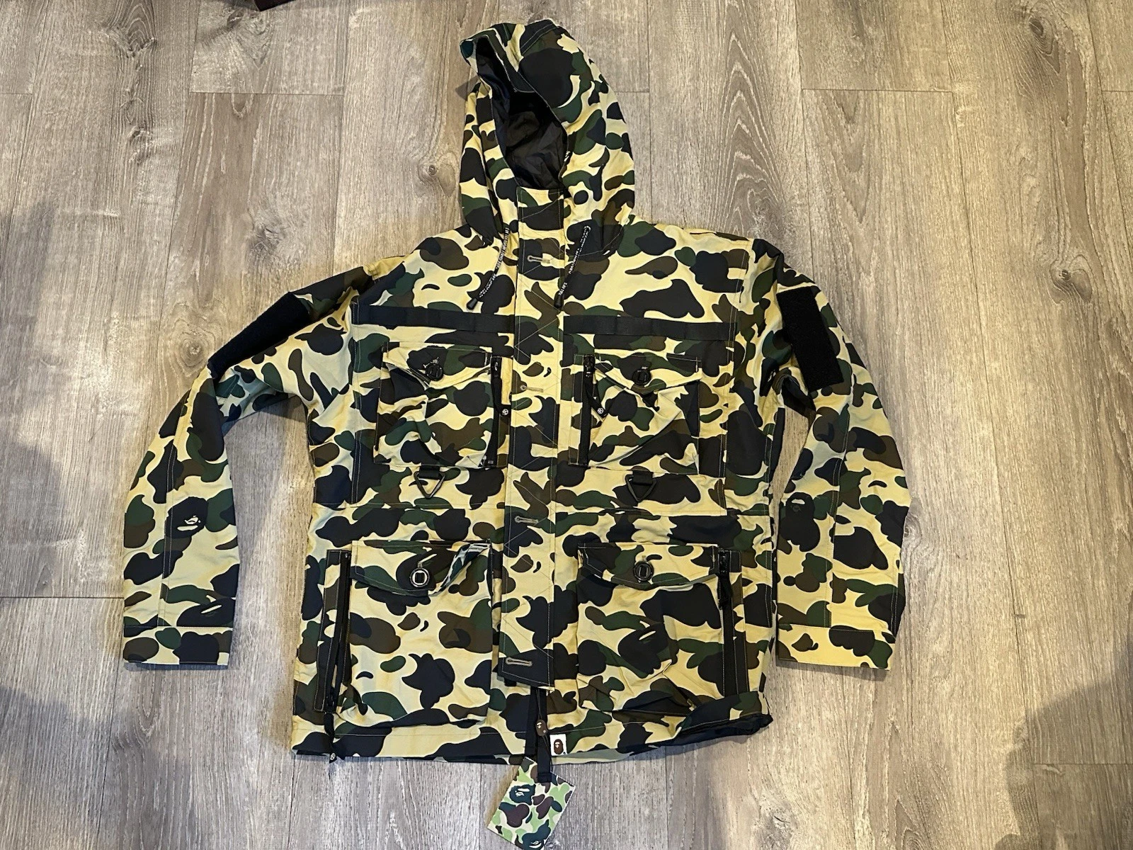 A BATHING APE (BAPE) Giacca invernale mimetica BAPE taglia Large nuova con etichetta