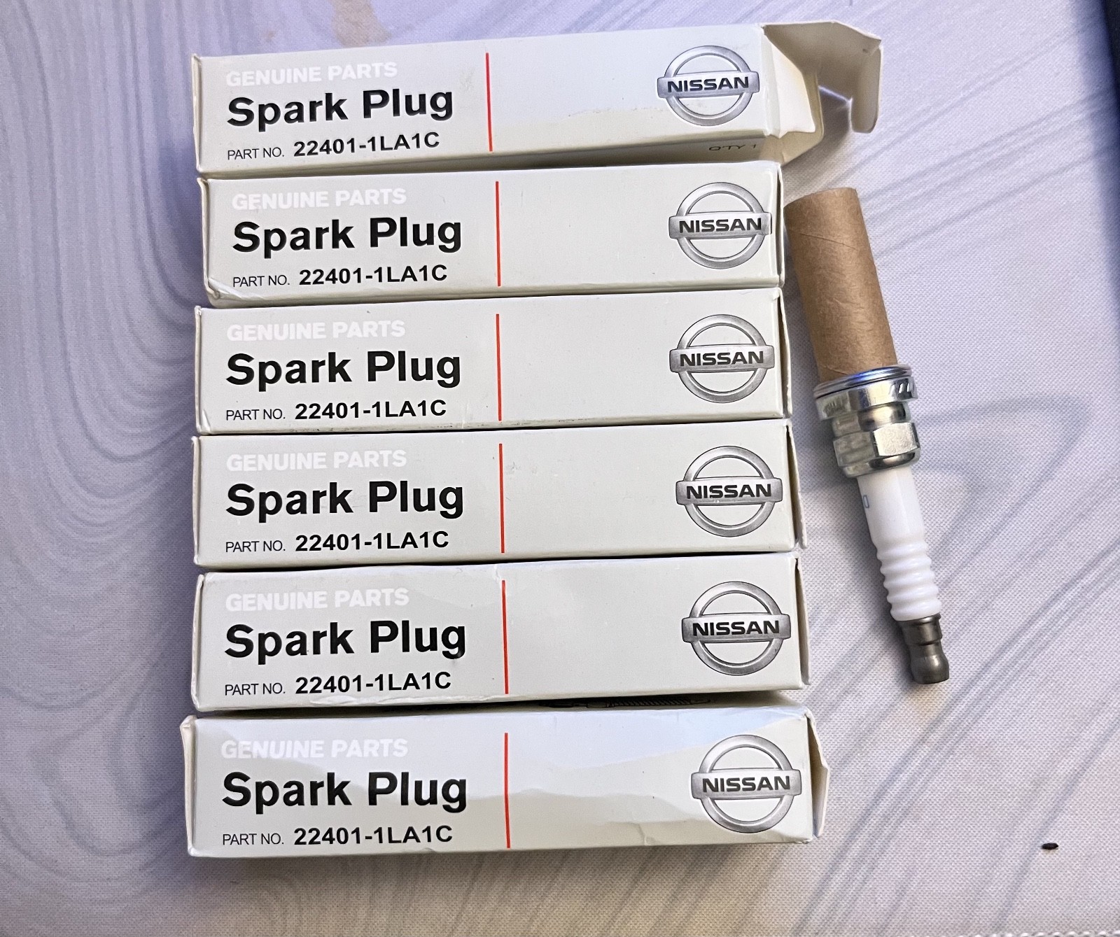 Genuine OEM Nissan Spark Plugs 22401-1LA1C  Set of 6  New