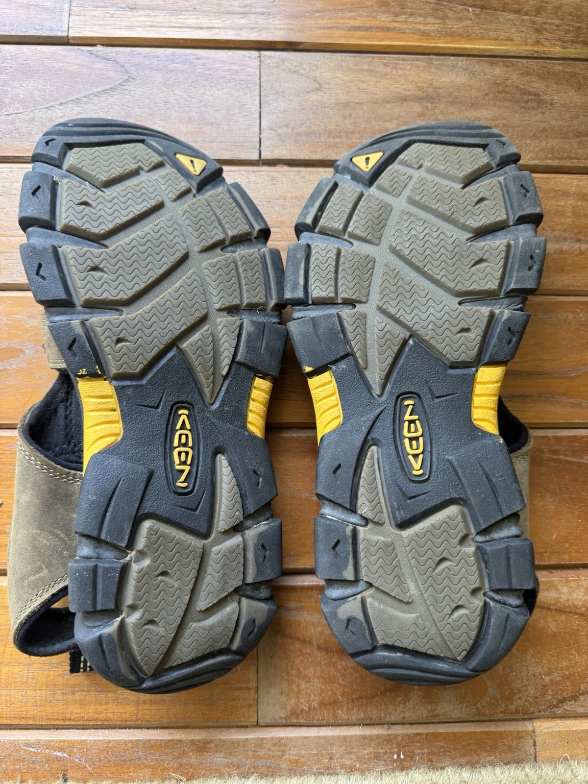 Sandali sportivi KEEN Sarasota da donna taglia 9 in pelle marrone impermeabili