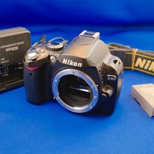 Nikon D40 DSLR Camera Body with Battery Charger Strap Digital SLR