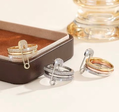 Luxus CZ Sicherheitsnadel Ring - Dreifachband gepflasterter Kristall Statement Ring Geschenk