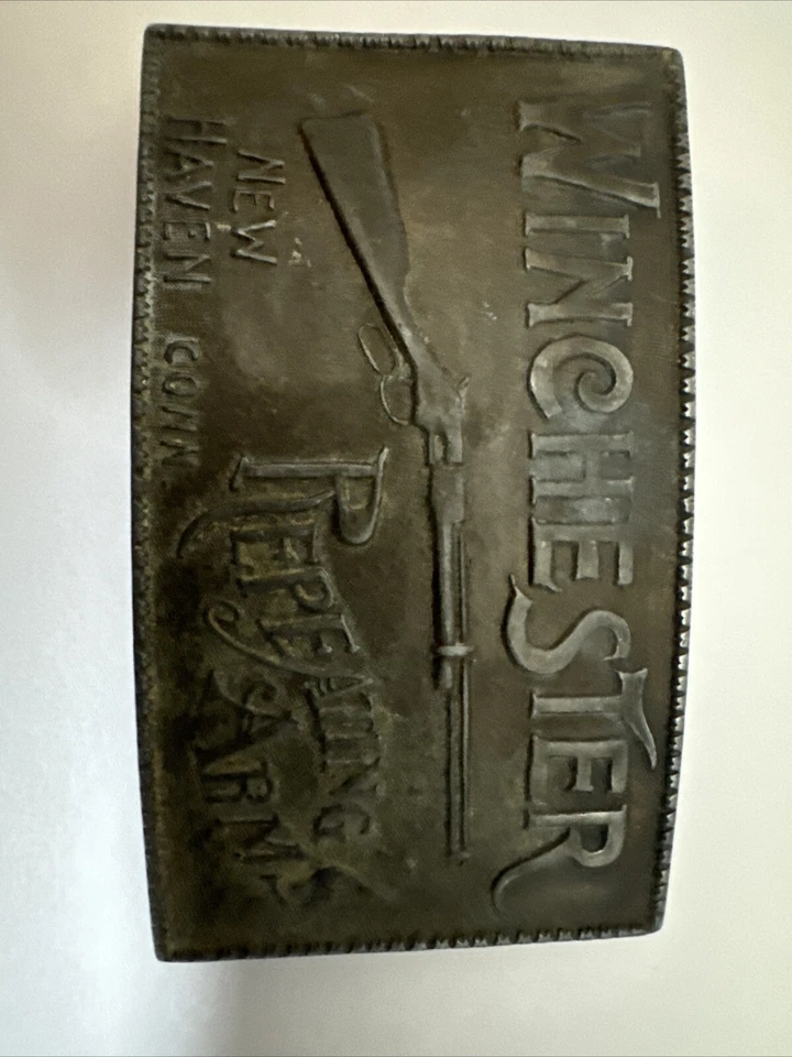 Hebilla de cinturón de latón Winchester de colección con brazos repetitivos New Haven Foto 2 de 4