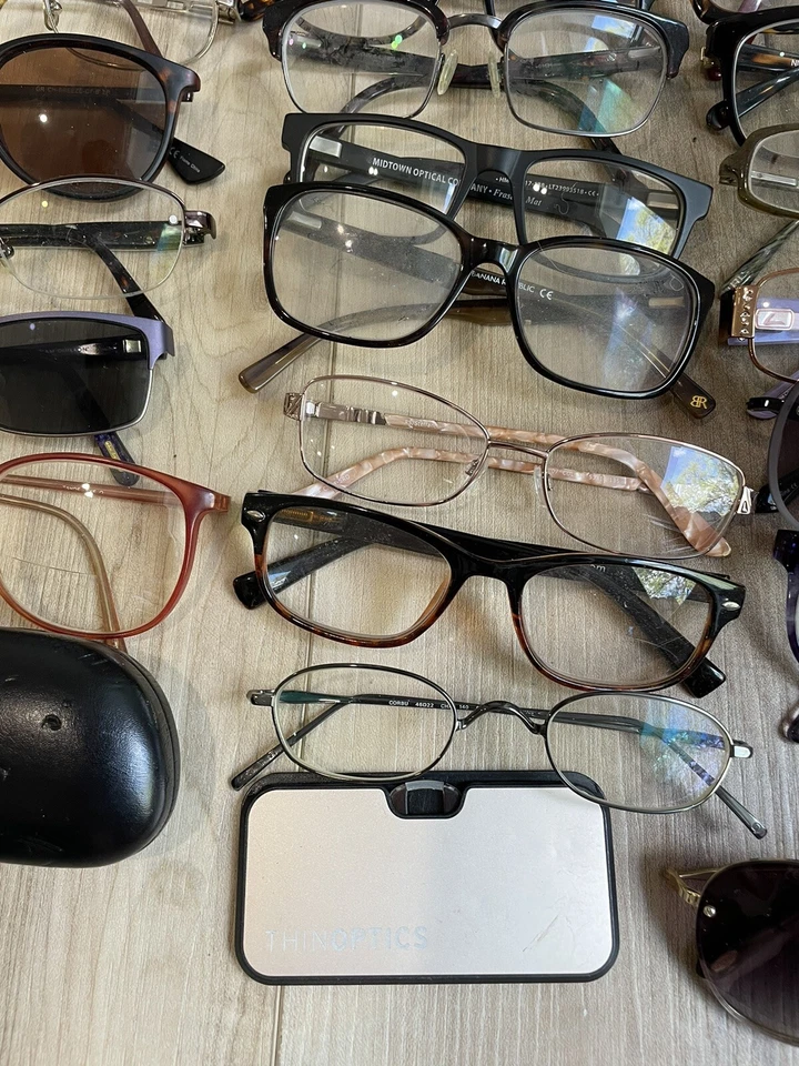 Lote de 40 Anteojos Fossil, Scojo, Banana Republic, Lucky Brand, RL y Otros Foto 3 de 4