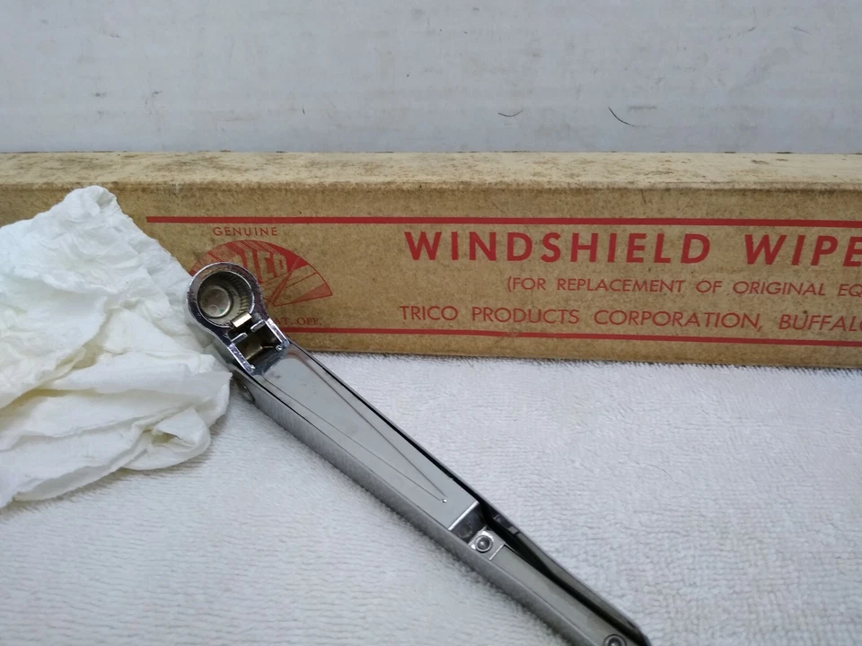 NOS LIMPADOR BRAÇO 1959-1960 PONTIAC BONNEVILLE LH TRICO 87817-2C GM 533988 - Imagem 4 de 4