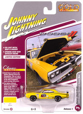 Johnny Lightning Jlcg033 Classic Gold Ver B 1970 Dodge Coronet Super Bee Yellow
