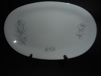 WINTERLING BAVARIA GERMANY 32 FINE CHINA - OVAL SERVING PLATTER - 14 IN DIAMETER
