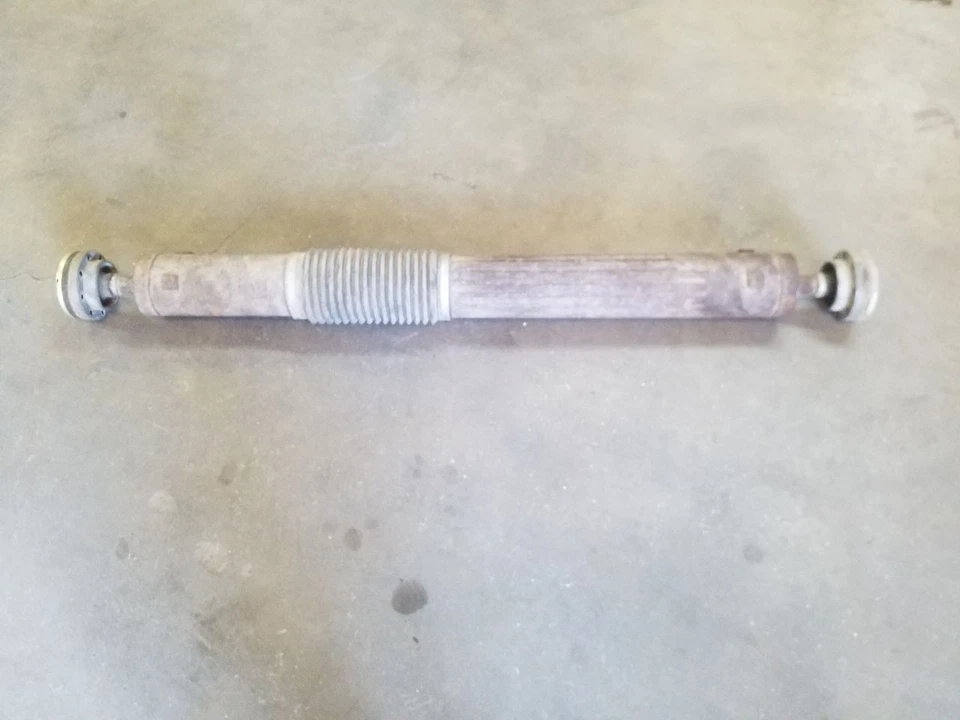 Eje de transmisión trasero de transmisión manual de 4 puertas | Se adapta a Jeep Wrangler 2007-2018 Foto 3 de 4