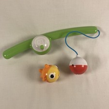 Munchkin Fishing Bath Toy Rod With Magnetic Hook Picks Up Fish Included 2016