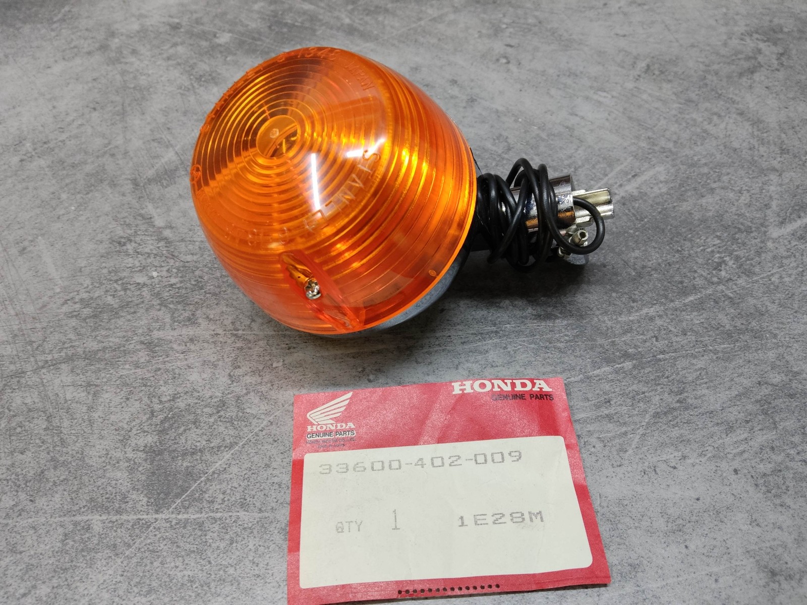 Clignotant arrière droit Honda CB125T2 en acier chromé durable