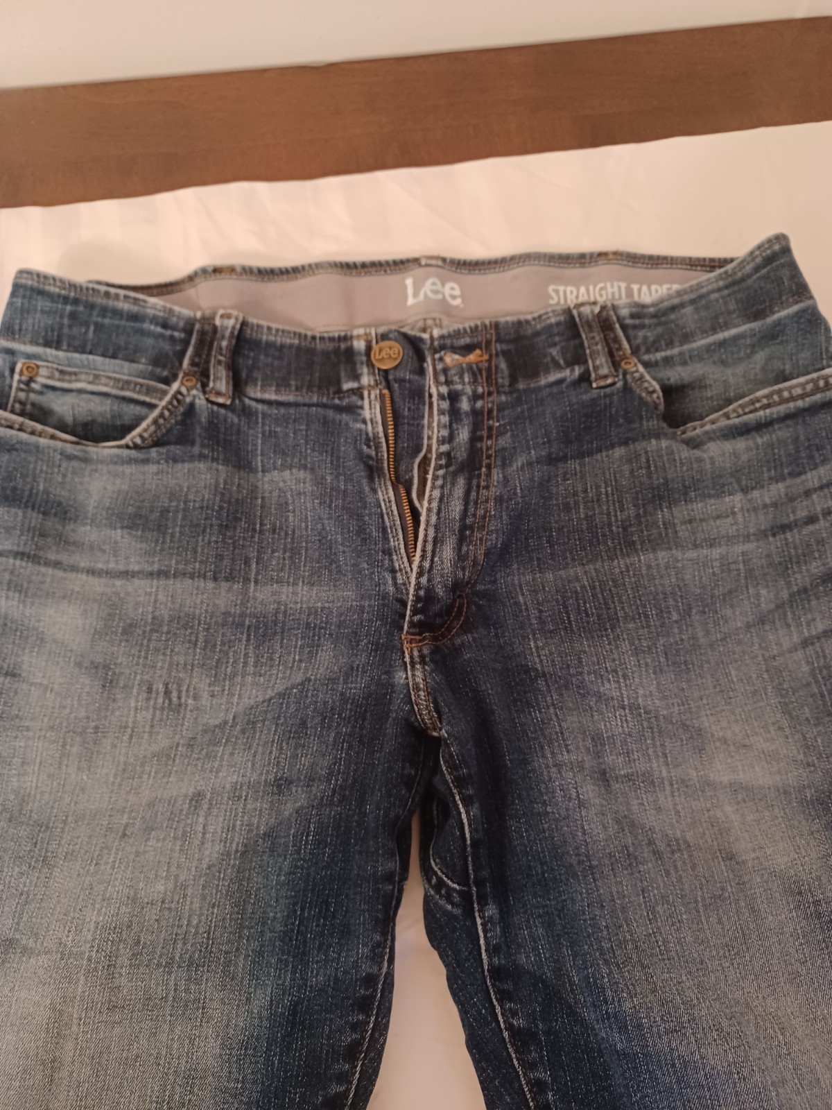 LEE STRAIGHT TAPER JEANS PRE-OWNED 38 X 30 ZIP UP BUTTON