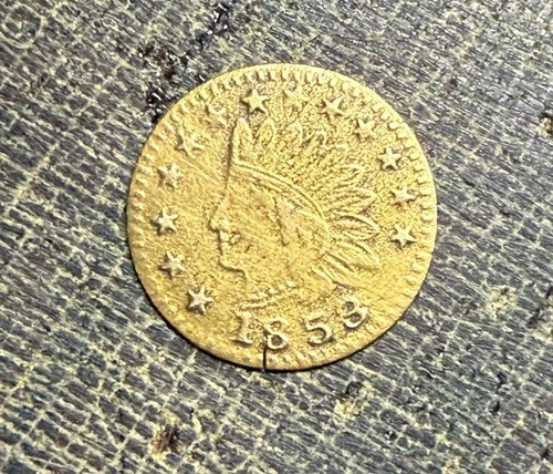 1853 INDIAN HEAD - CALIFORNIA Fractional GOLD TOKEN - wreath #8; weight .3grams
