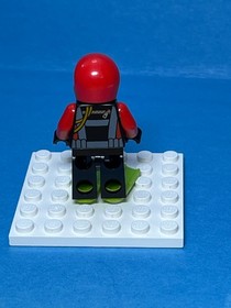 LEGO City Minifig cty0764 - Beachgoer Scuba Diver - Light Scratches/No Cracks