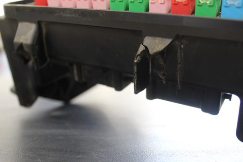2004–2005 Dodge Ram 1500 FUSE POWER DISTRIBUTION MODULE P0506034AA A - Bild 4 von 6