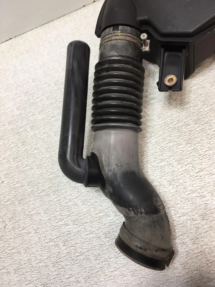 Resonador de admisión de aire SUBARU LEGACY 05 Foto 4 de 4