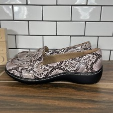 Clarks Cora Viola Womens Size 6 Shoes Multicolor Snake Print Comfort Loafers