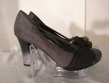 NIB Simply Vera Vera Wang Joyful Charcoal Gray Fabric Heels Shoes Pumps 9.5 $69