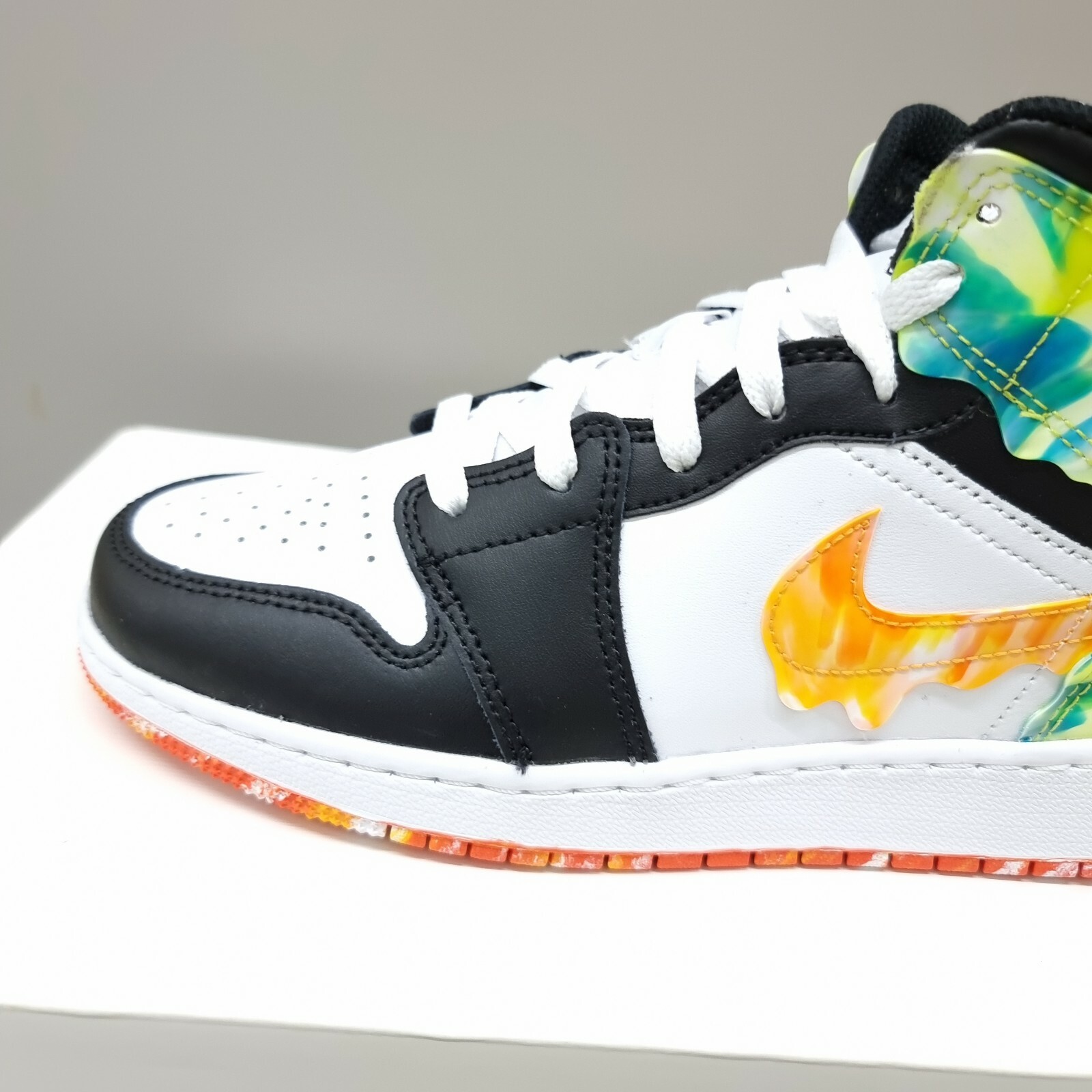 NIKE AIR JORDAN 1 MID SE (GS) "DRIP" (DJ6563 038) TRAINERS VARIOUS SIZES image 3