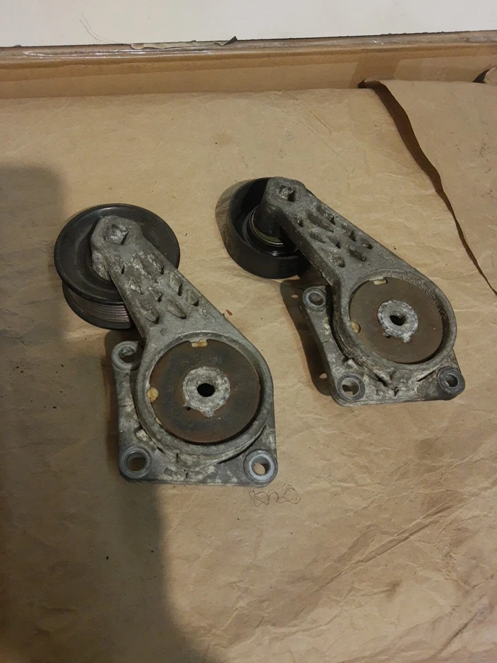 Tensor Ford Mustang SVT Cobra 2003-04 con rueda loca 208 Foto 2 de 3